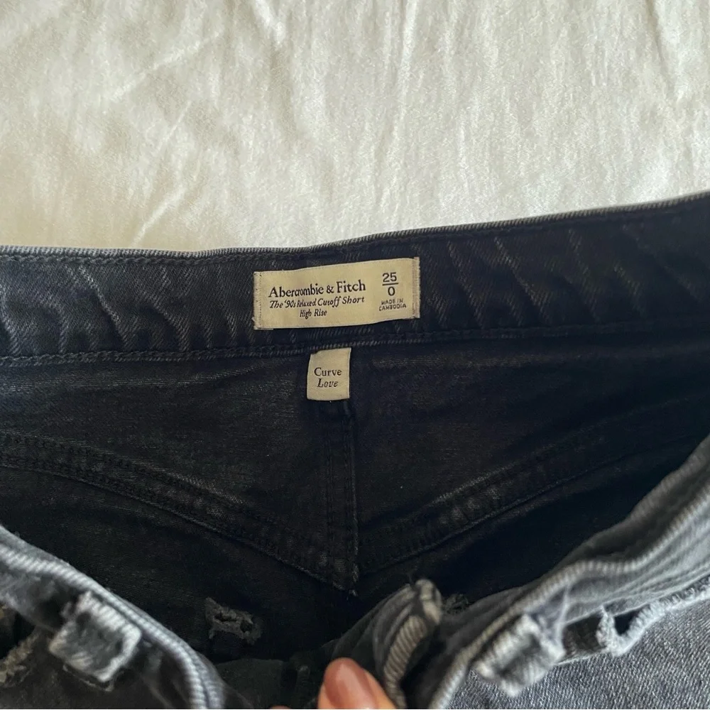 Abercrombie & Fitch Black High Waist Women Shorts - Picture 3 of 3